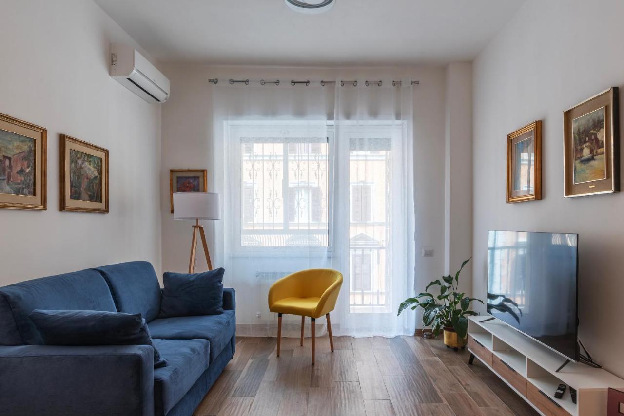 Piazza Re Di Roma Comfy Apartment Екстериор снимка