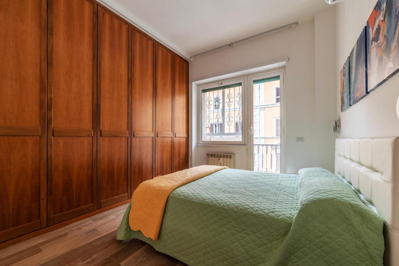 Piazza Re Di Roma Comfy Apartment Екстериор снимка